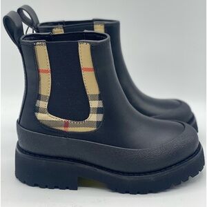 Burberry‎ Kids Rosie Chelsea
Boots - Black